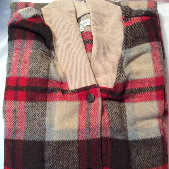 PRICE DROP! Plaid Long Shacket - Picture 5 of 5